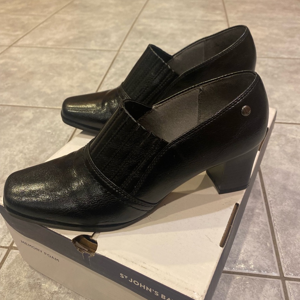 Life Stride Classic Black Block Heels